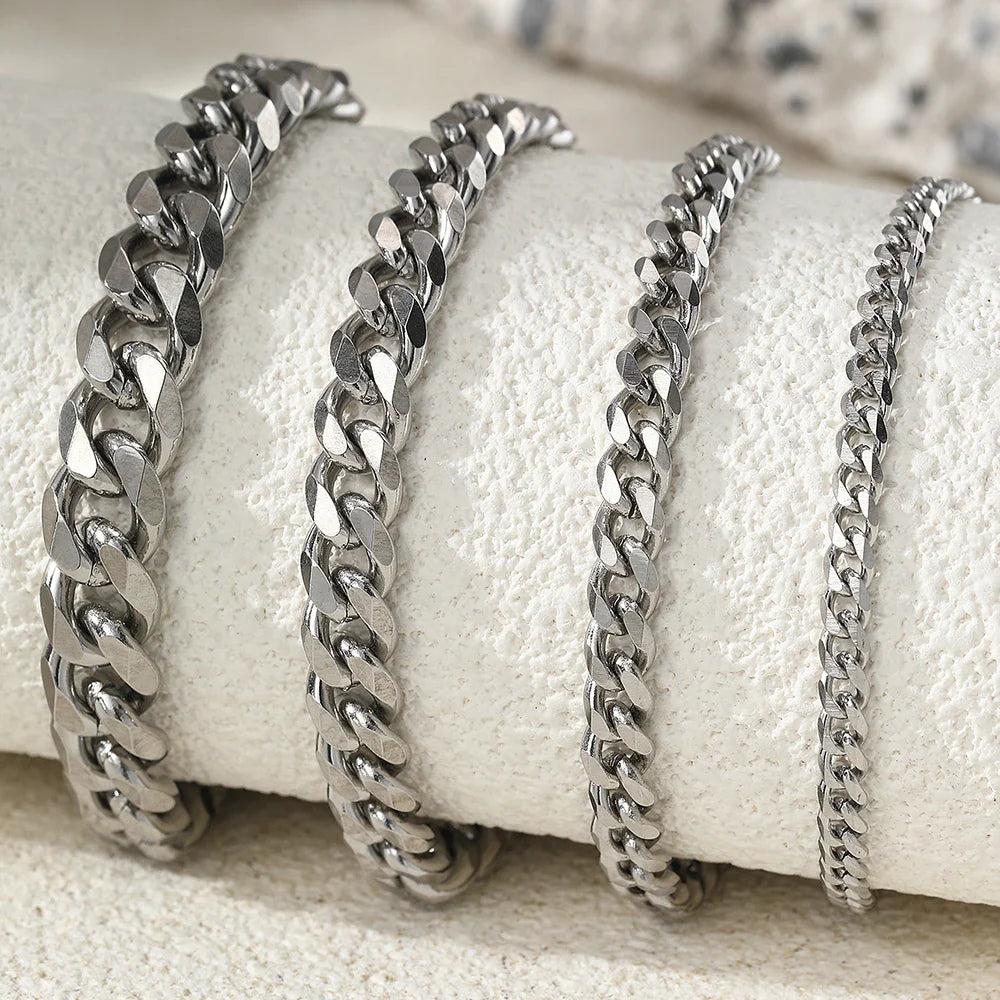 Stainless steel anklet Multiple chain thickness specifications Classic fashion anklet For Women Jewelry Creative Fashion Gifts Vera Lux