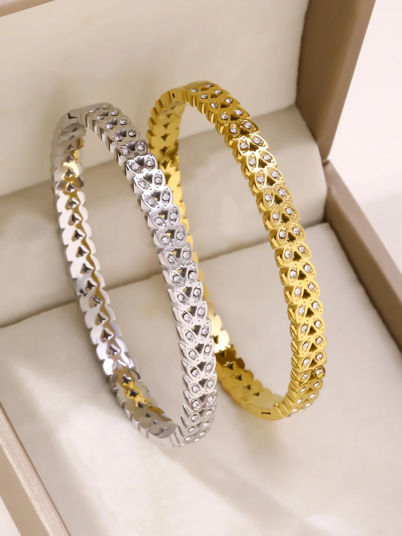 1pieces/set women's wedding jewelry party holiday Valentine's Day gift stainless steel bracelet plated with 18K gold bracelet Vera Lux