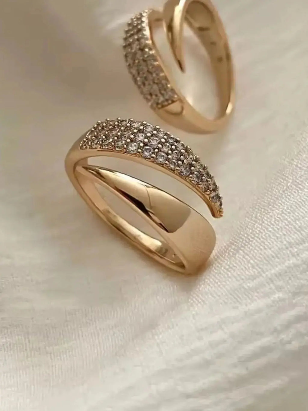 18 K Gold Plated Sun Rings for Women Natural Stone Inlaid in Hollow Metal Texture Ring Trendy Jewelry Vera Lux