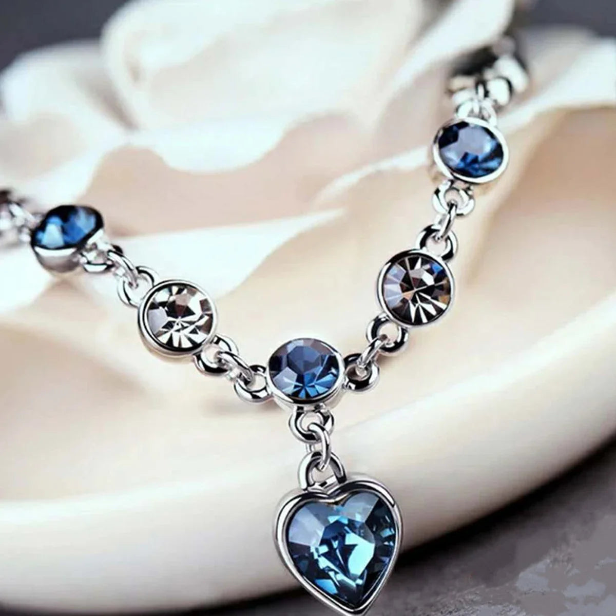 Women Silver Color Lucky Bracelet Female Blue Crystal Heart Charm Pulseras Bracelet Bridal Wedding Engagement Fine Jewelry Gift Vera Lux