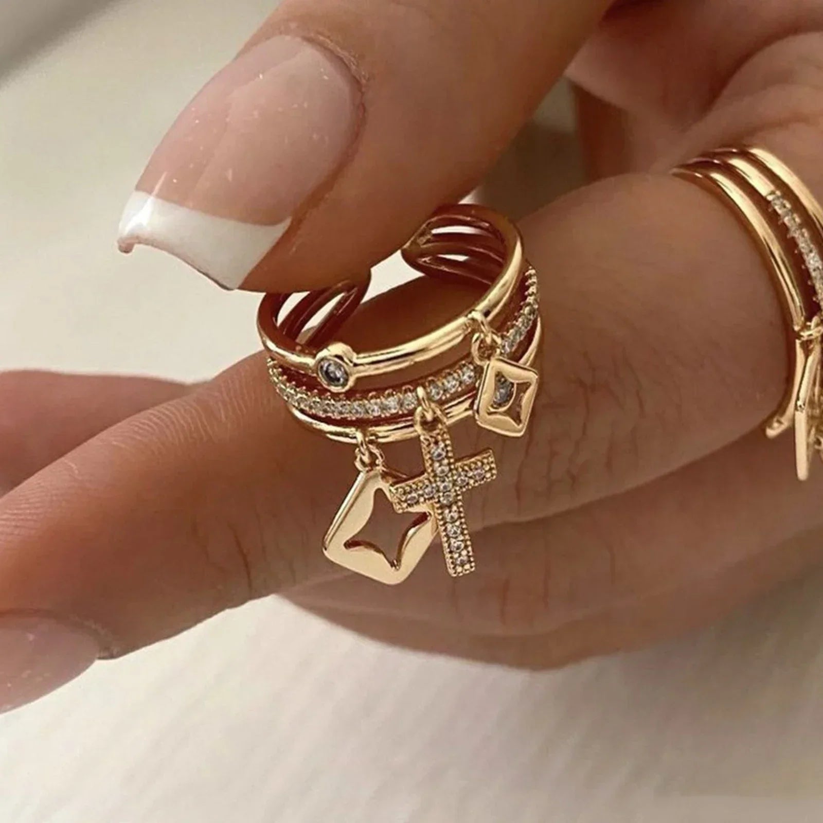 Nwe 18 K Gold Plated Sun Rings for Women Natural Stone Inlaid in Hollow Metal Texture Ring Trendy Jewelry Vera Lux