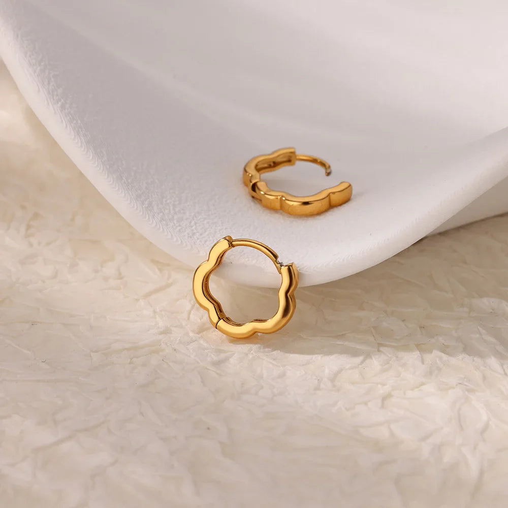 Chunky Flower Hoop Earring for Women Stainless Steel Gold Color Wedding Aesthetic Earring New Couple Jewelry Accessories Gift Vera Lux