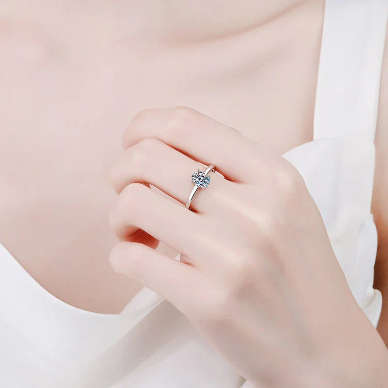 NeeTim 1ct Oval Cut Moissanite Ring for Women Engagement Wedding Lab Diamond s925 Sterling Silver with Gold Plated Rings Jewelry Vera Lux