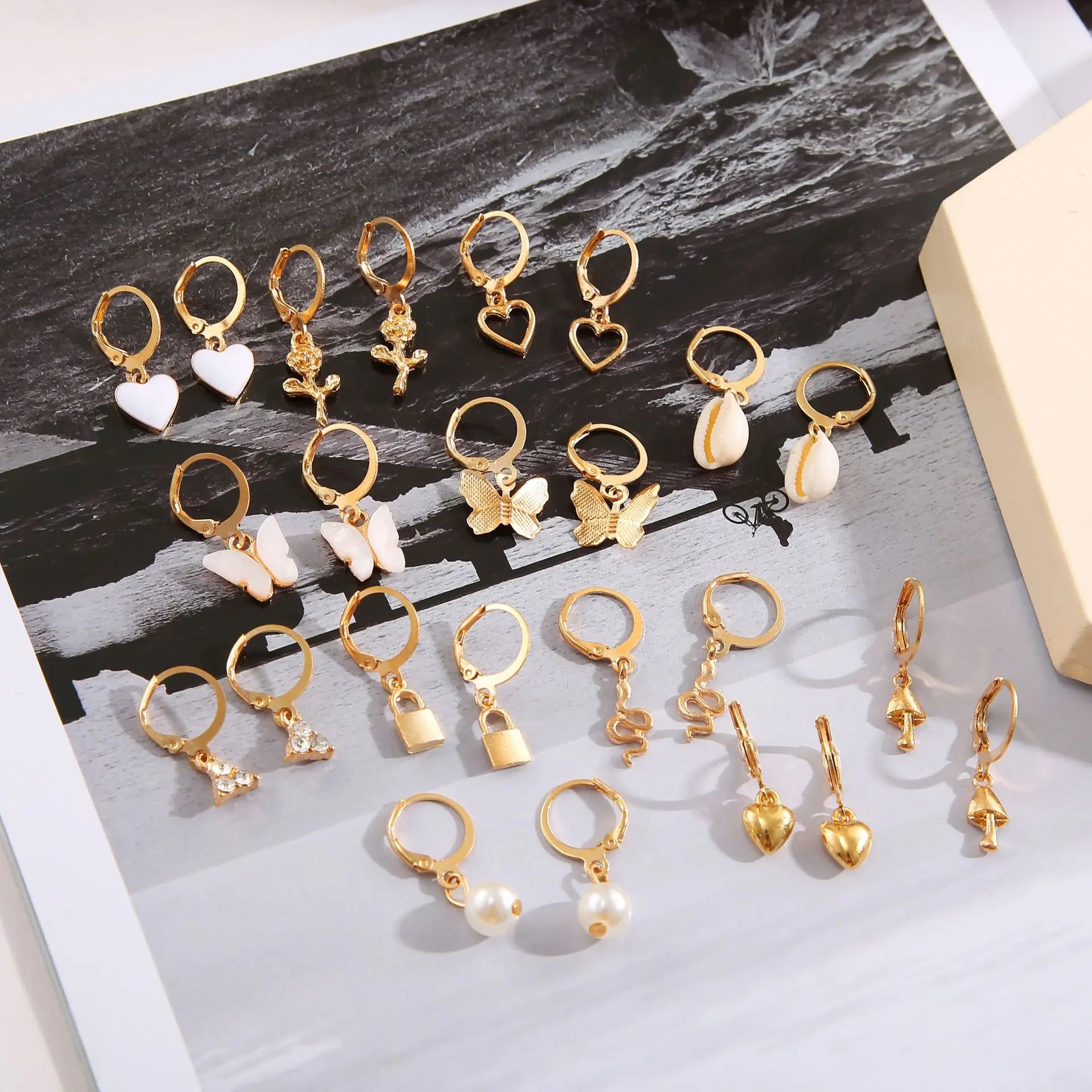 24 Pcs European and American Boho Big Circle Hoop Earring Set for Women Gold Color Vintage Pearl Earring Heart Zircon Jewelry Vera Lux