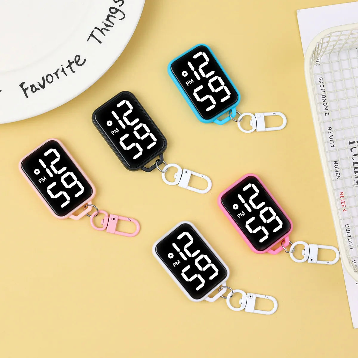 1PC LED Keychain Pocket Watch Digital Display Electronic Watch Student Backpacks Keys Pendant Cartoon Small Hanging Watch Gift Vera Lux