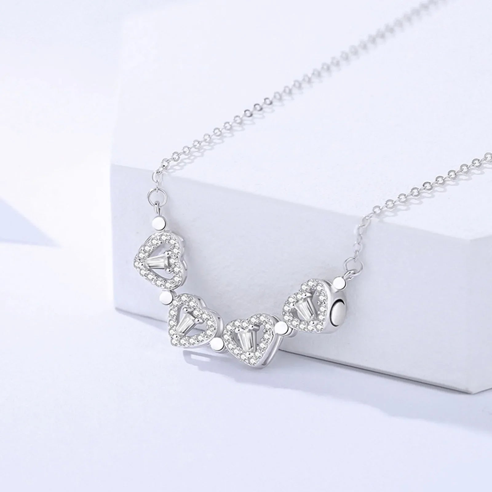 1pc Heart Shaped Four Leaf Clover Pendant Necklace Jewelry Zircon Women Love Clavicle Chain Gifts Openable ChokerJewelry Vera Lux