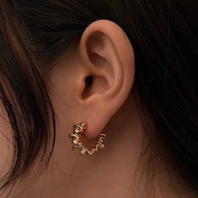 Irregular Wavy Pleated Earrings for Women Retro Trendy Copper Metal Earrings Design Simple Temperament Senior Fashion Jewelry Vera Lux