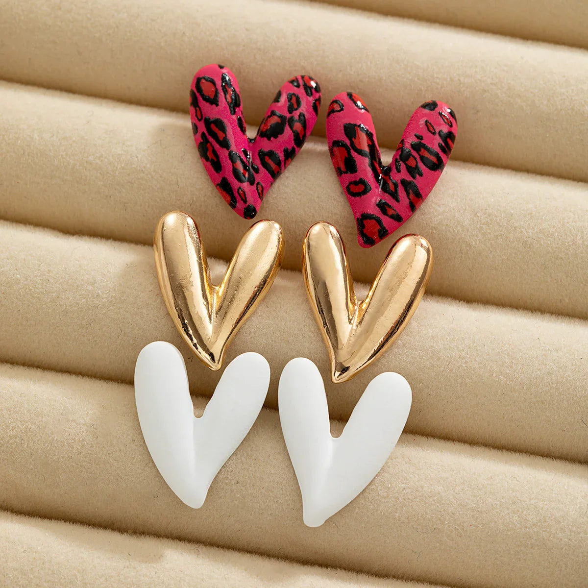 3 pairs of personalized and versatile leopard print heart-shaped women's earrings set, red spray painted earrings Vera Lux
