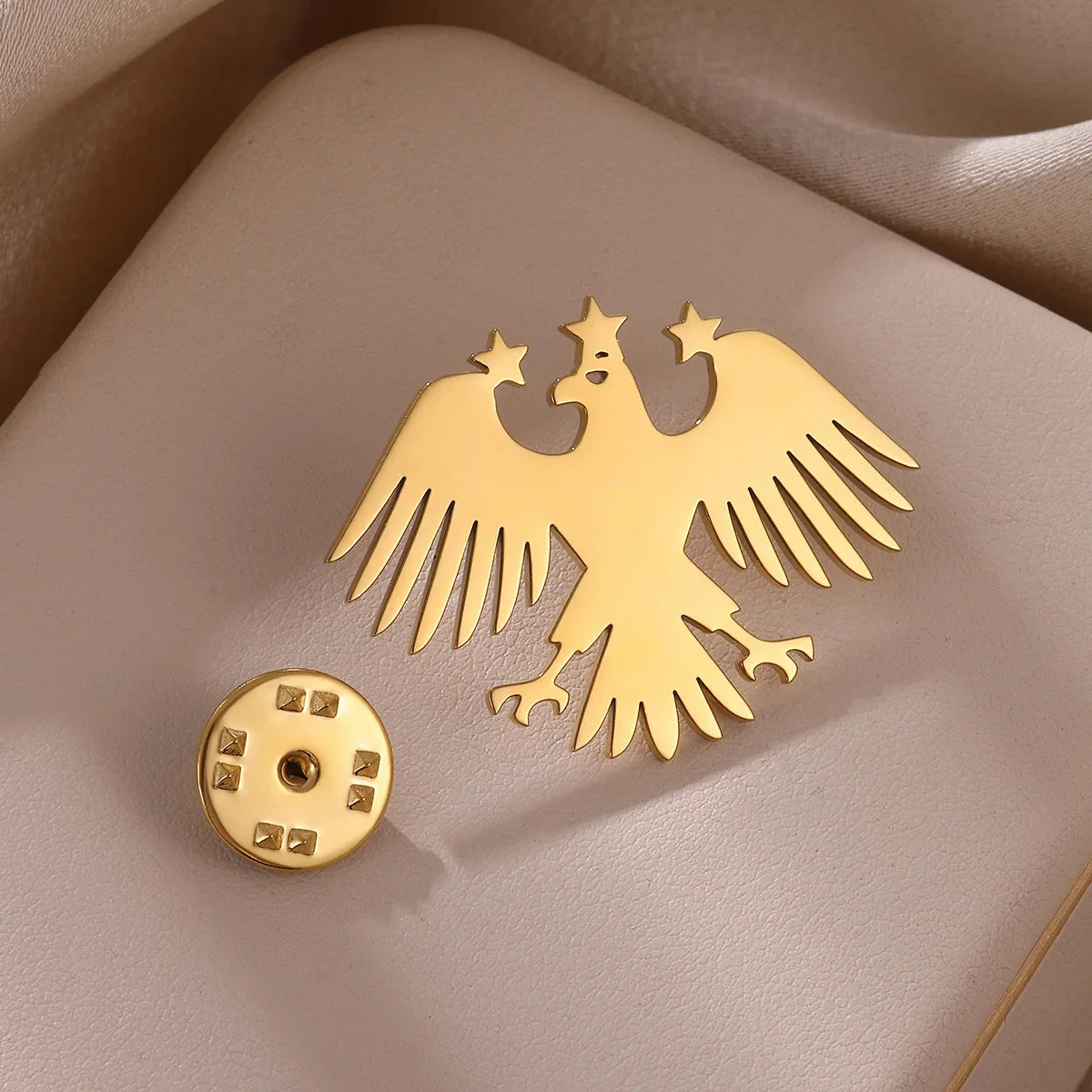 Gold Color Punk Eagle Stars Brooches For Men Women Fashion Geometric Animals Emblem Brooch Stainless Steel Jewelry Birthday Gift Vera Lux