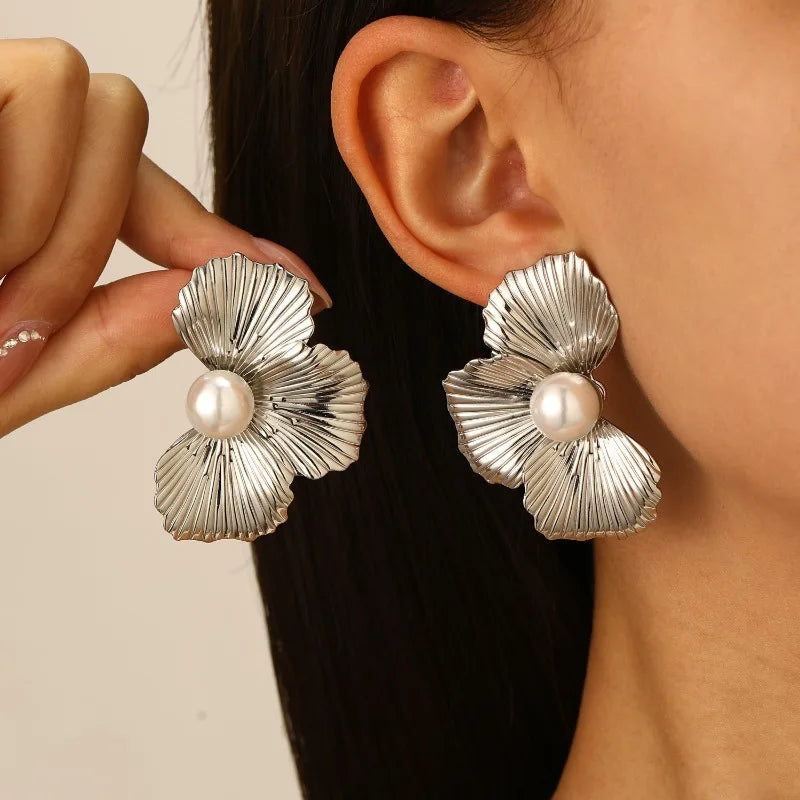 Exaggerated Ginkgo Leaf Stud Earrings for Women Trendy Unique Minimalist Alloy Design Earring Fashion Jewelry Vera Lux