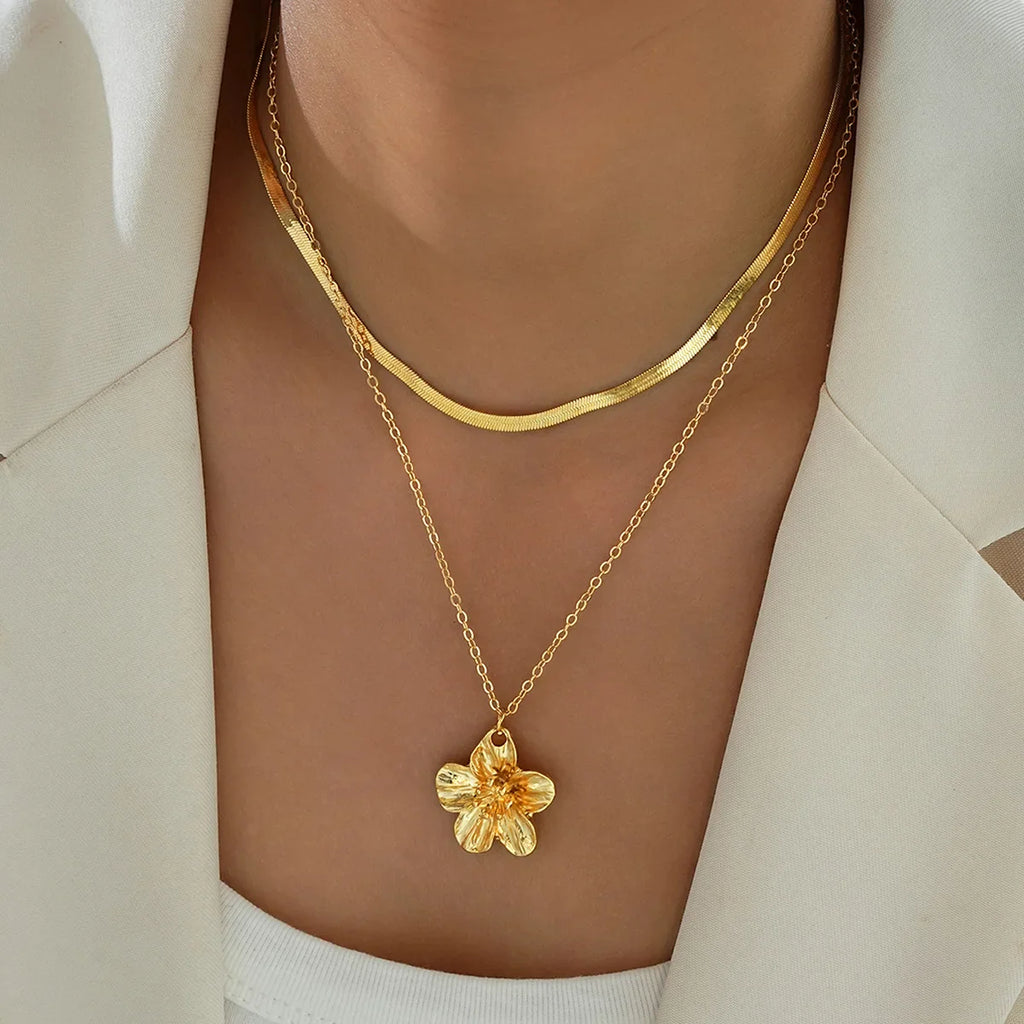 Stainless Steel Golden Flower Pendant Double layer Necklace Flat Snake Chain Lady New Waterproof Fashion Jewelry Vera Lux
