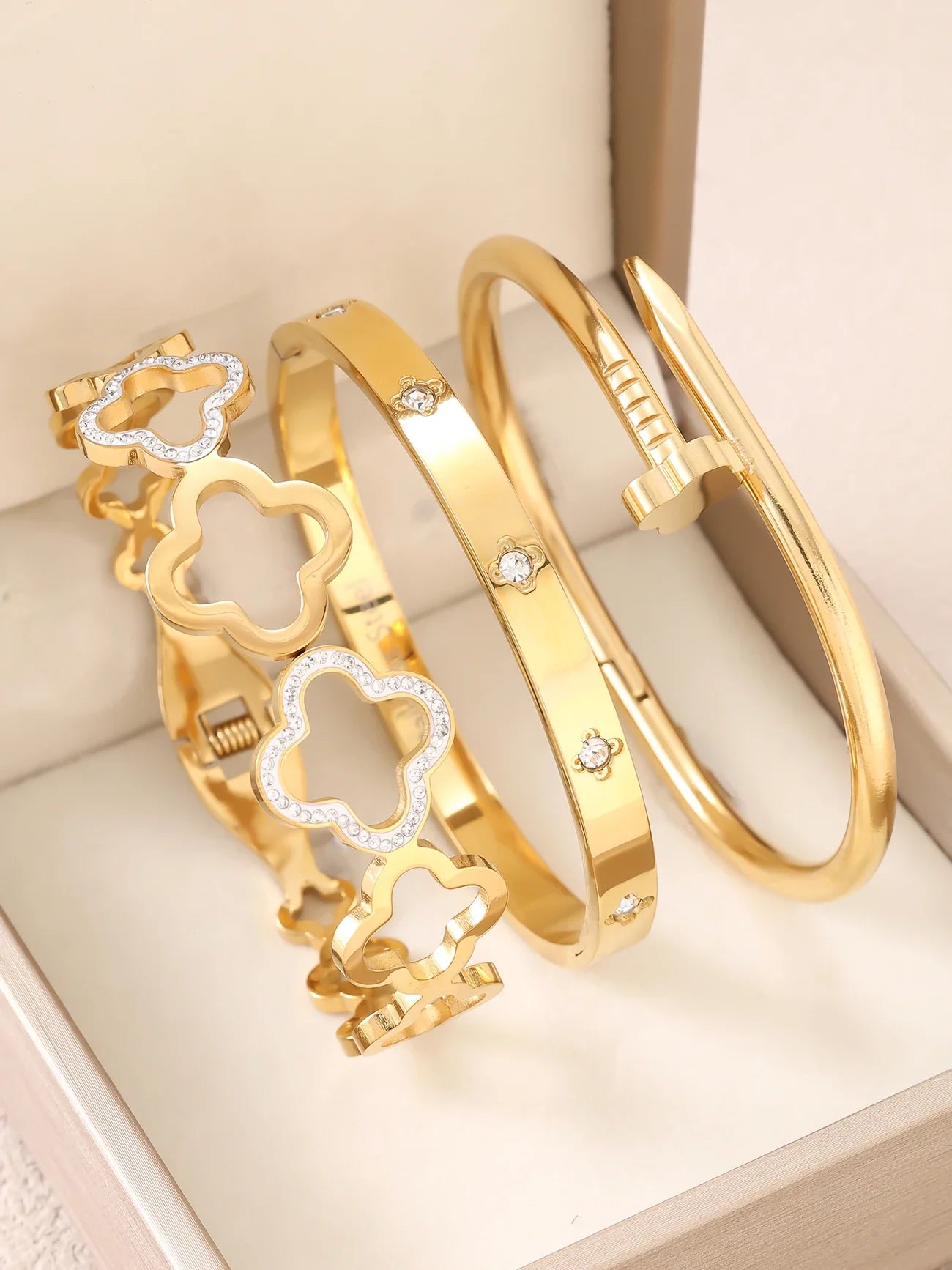 1PC 18K Gold Plated Stainless Steel Stackable Bracelet with Chain And Clover Design Fashion Accessory for Women Casual Wear Vera Lux