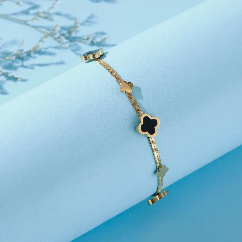 Europe And The United States Trend Fashion Simple Leaf Bracelet Women's Black Clover Bracelet Versatile Jewelry Vera Lux