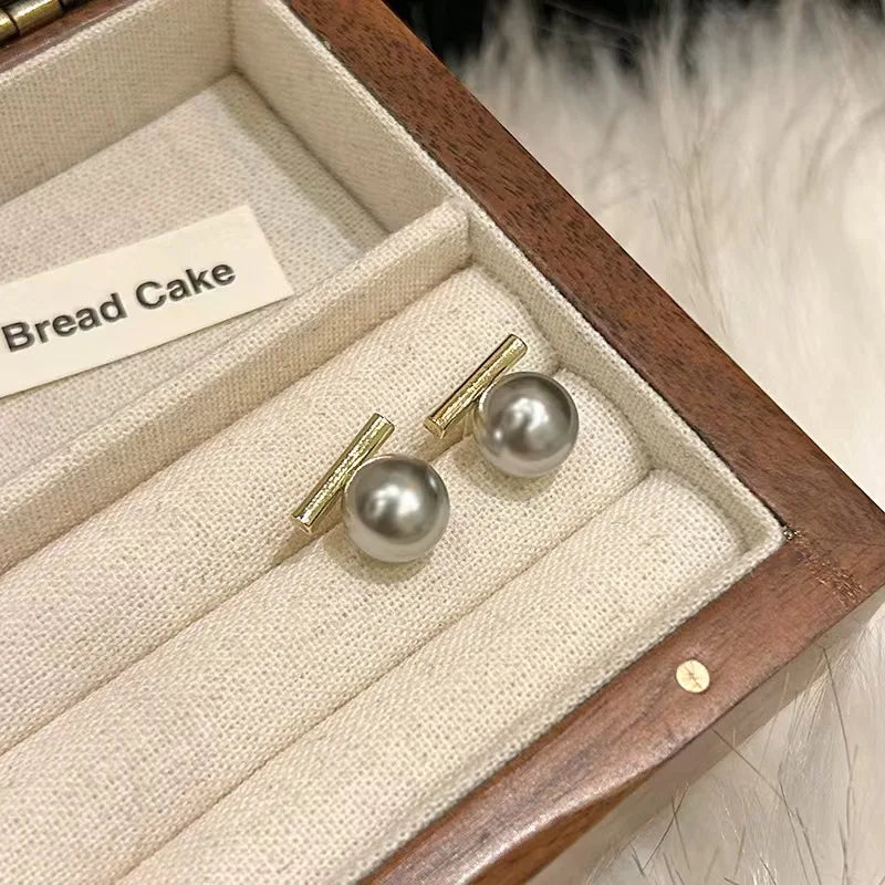 One Character Pearl Personalized Earrings Niche Simple Versatile Earrings Fashionable Temperament High-end Earrings for Women Vera Lux