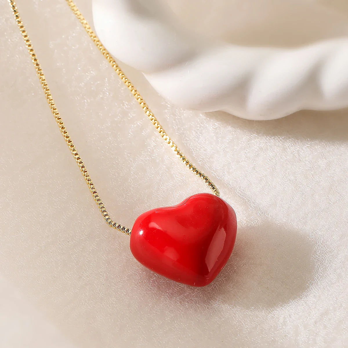 NEWBUY Hot Sale Red Oil Dripping Heart Pendant Necklaces For Women Vera Lux