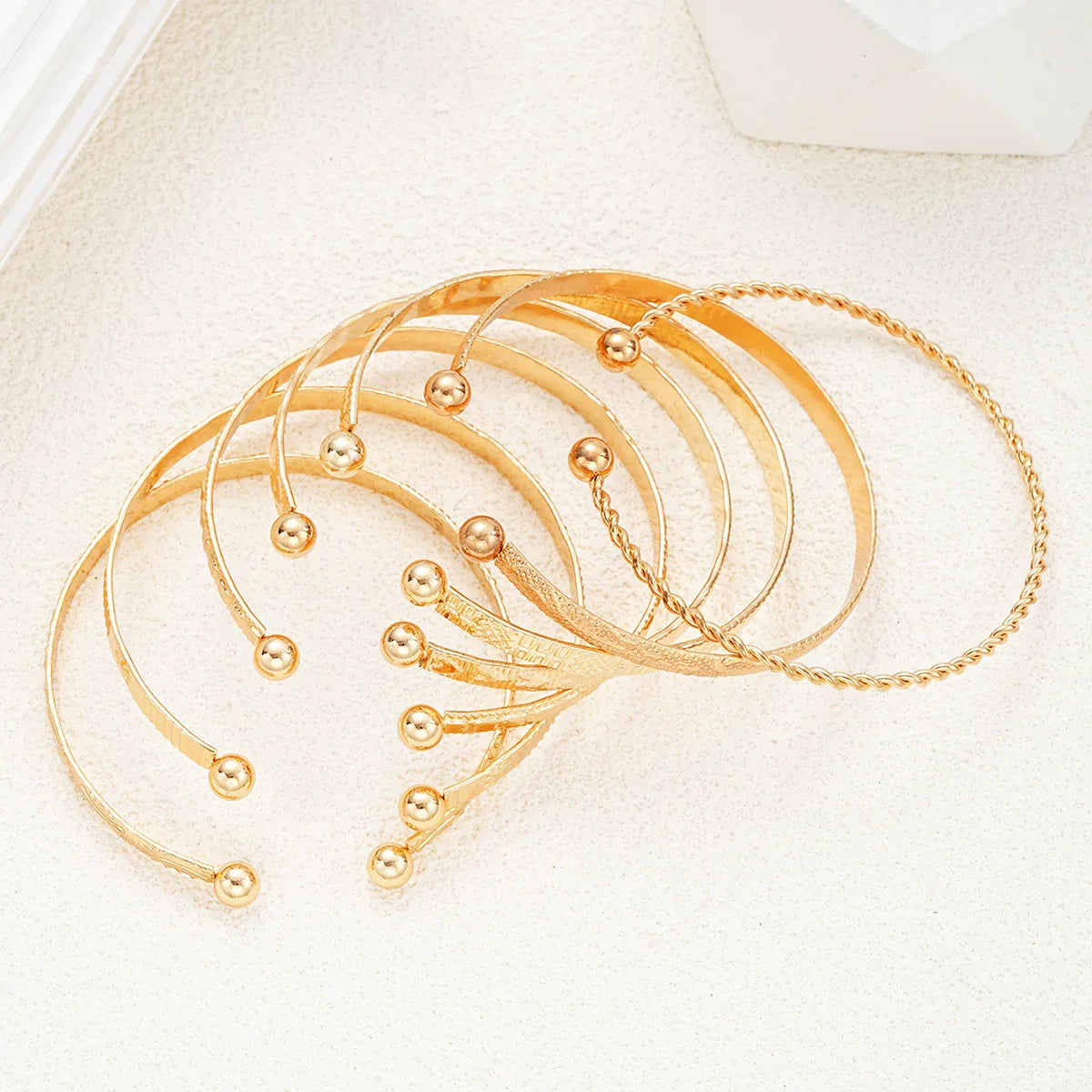 7 Pcs/Set Punk Gold Color Bracelets for Women Streetwear Goth Heart Prints Metal Design Open Bangle Fashion Jewelry Gifts 2024 Vera Lux