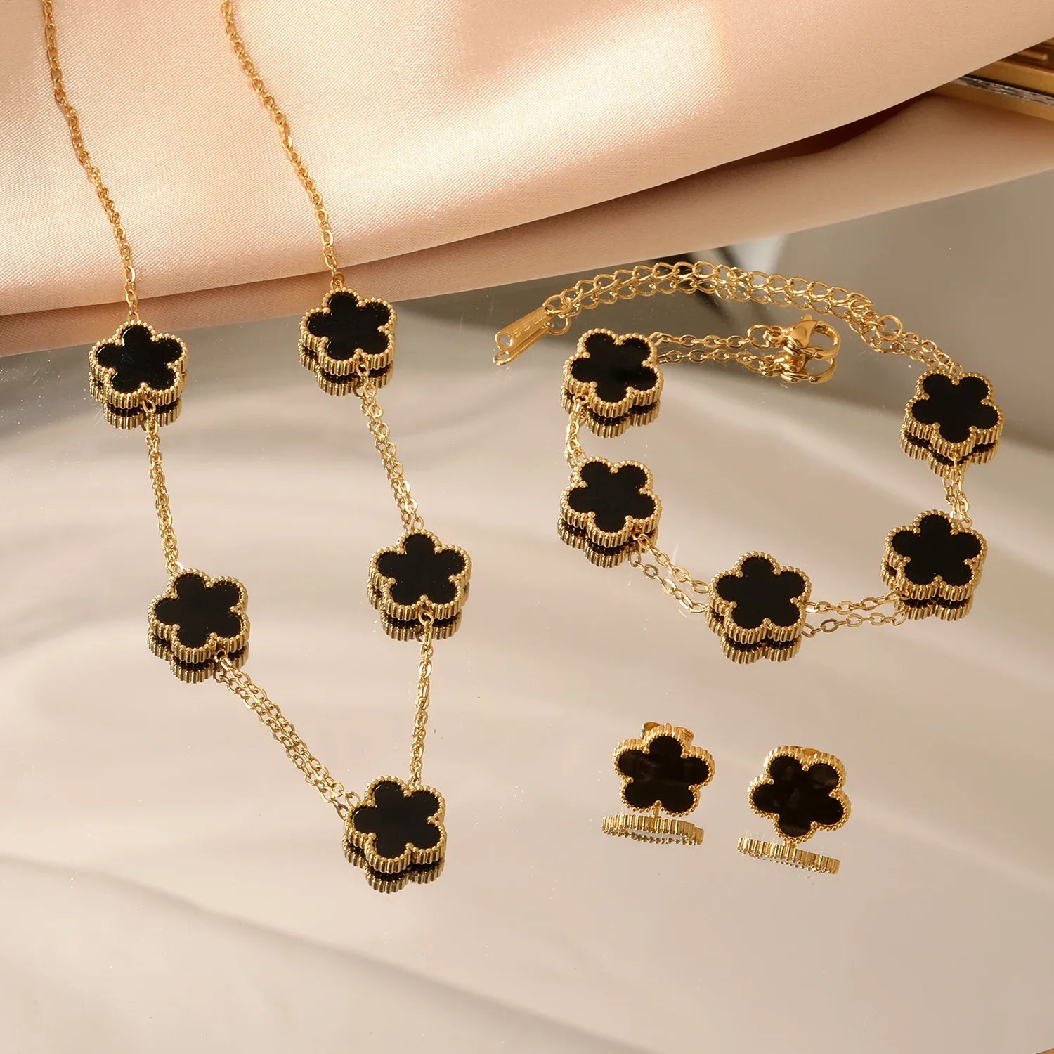 LUXUKISSKIDS Fashion Flower Necklace Earrings Set Jewelry Women Stainless Steel White Shell Clover Bracelet Jewelry Accessories Vera Lux