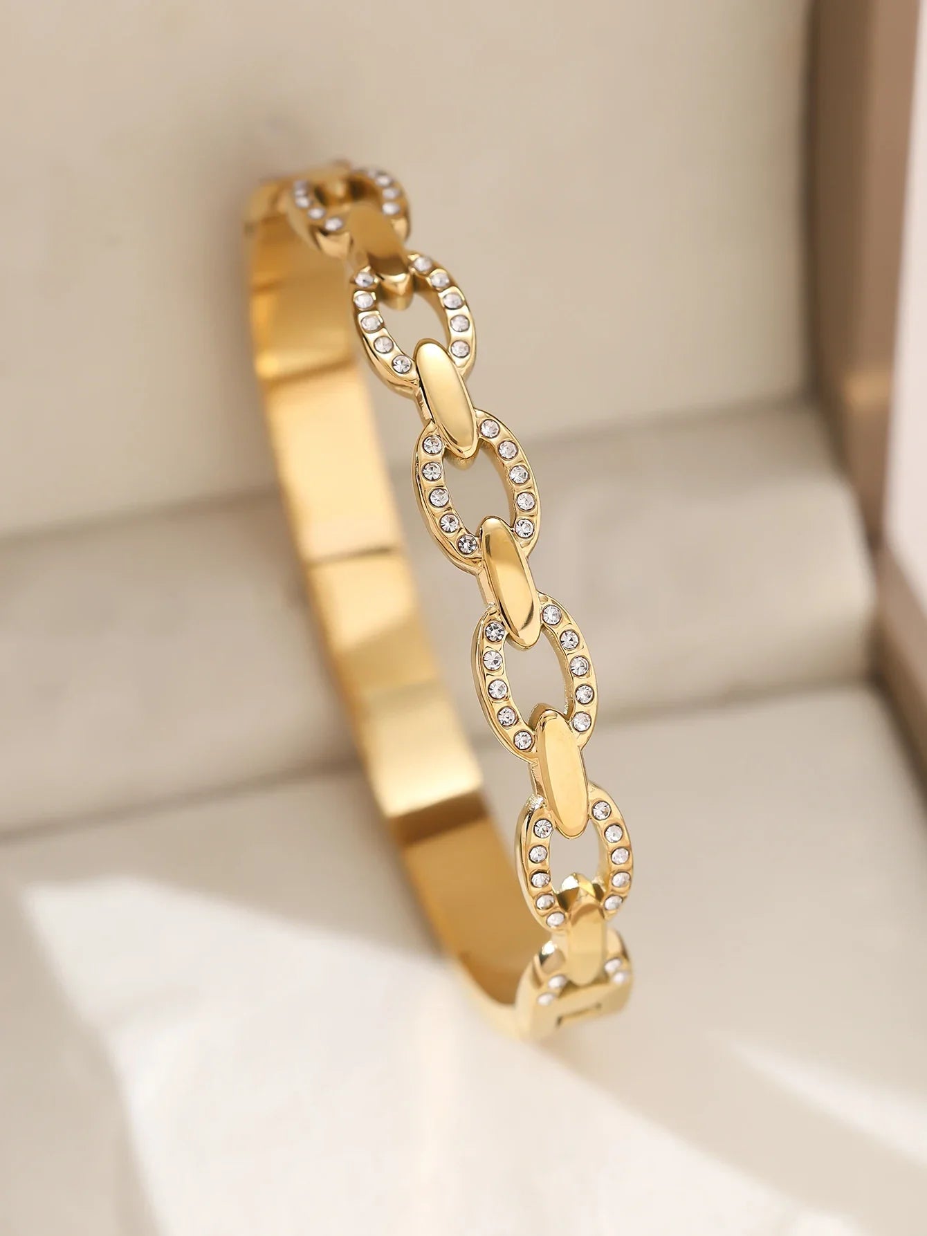 1pieces/set women's wedding jewelry party holiday Valentine's Day gift stainless steel bracelet plated with 18K gold bracelet Vera Lux