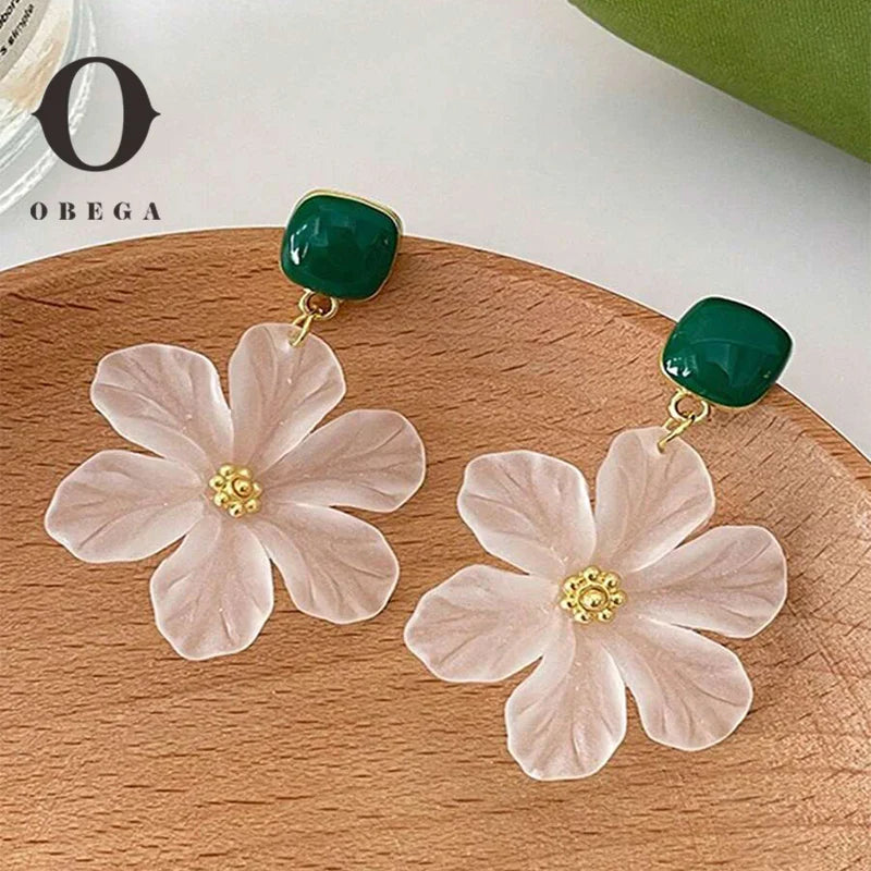 Obega White Flower Charm Square Metal Green Epoxy Drop Earrings For Women Bohemia Romantic Camellia Flower Dangle Earring Luxury Vera Lux
