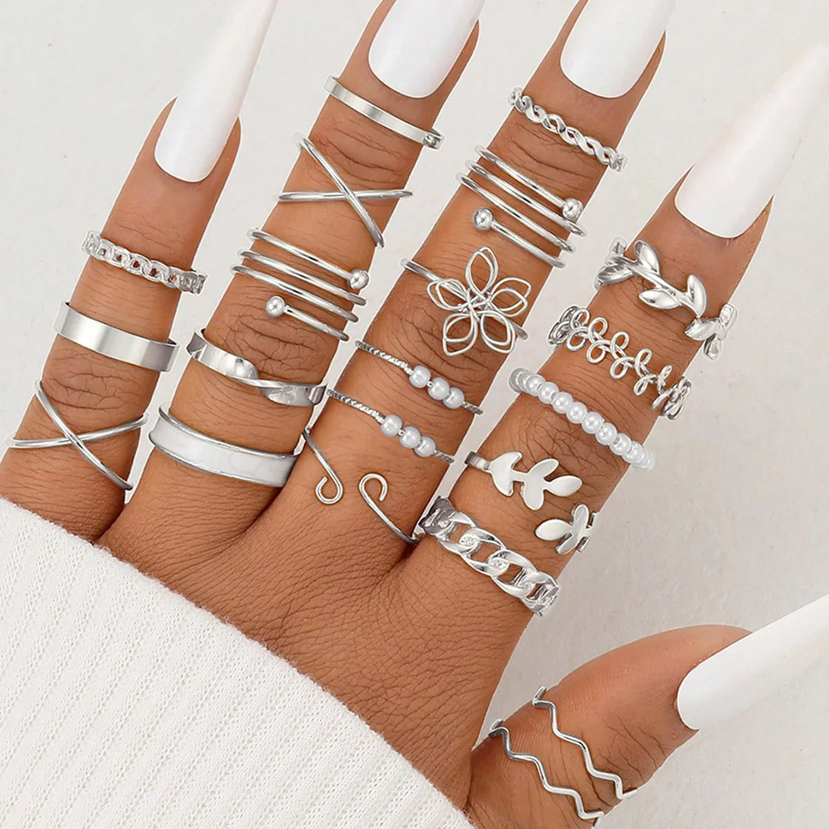 30 PCS Silver Color Geometric Ring Set For Women Vintage Heart Eye Cross Sun And Moon Leaf Charm Finger Ring Female Boho Jewelry Vera Lux