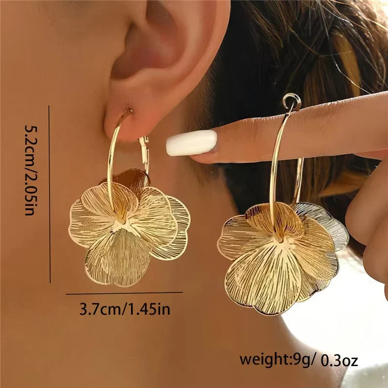 Exquisite Butterfly Flower Pendant Earrings Golden Vintage Earring Fashion Wedding Party Jewelry Accessories Vera Lux