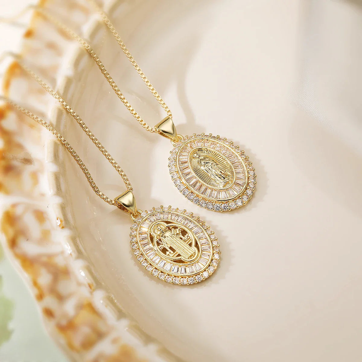 NEWBUY 2025 New Arrival Classic Design Gold Color Virgin Mary Pendant Necklace For Women Shiny CZ Zircon Copper Jewelry Vera Lux