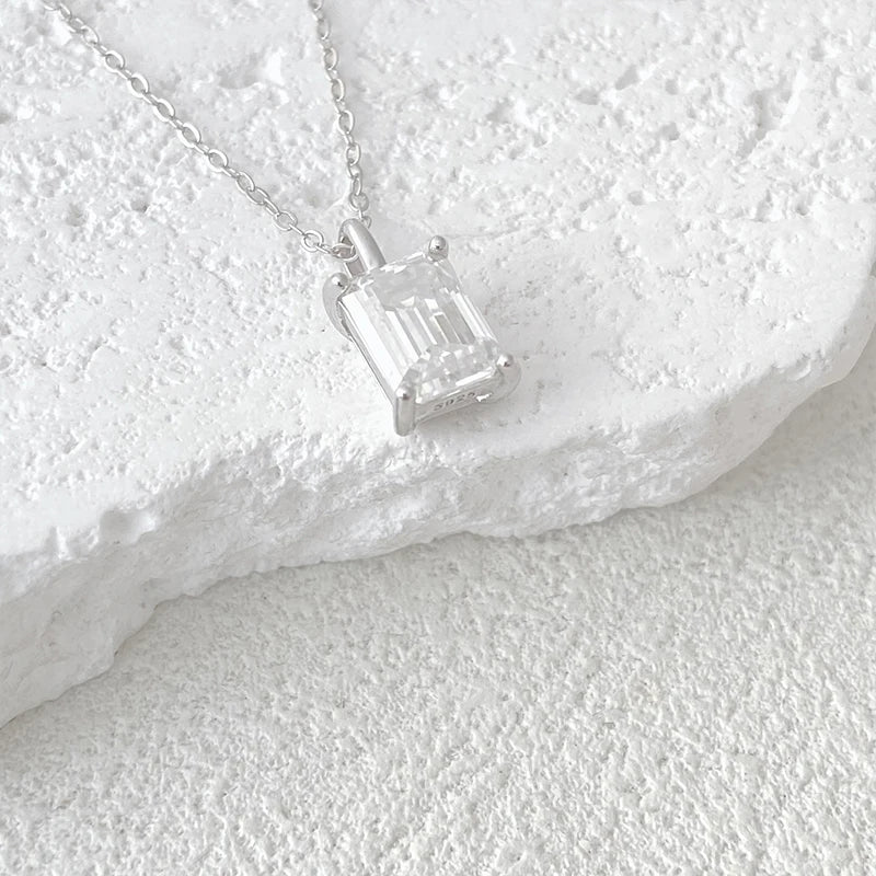 NeeTim 1ct 2ct  3ct 4ct Emerald Cut Moissanite Pendant Necklace for Women S925 Silver with White Gold Plated Necklaces Chain Vera Lux