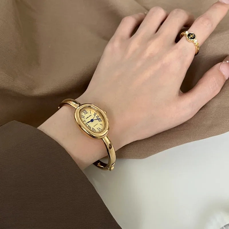 Famous Brand Women Quartz Watch Fashion Luxury Gold Wristwatch Gift Ladies Rome Dial Bracelet Watch Dropshipping Clock Vera Lux