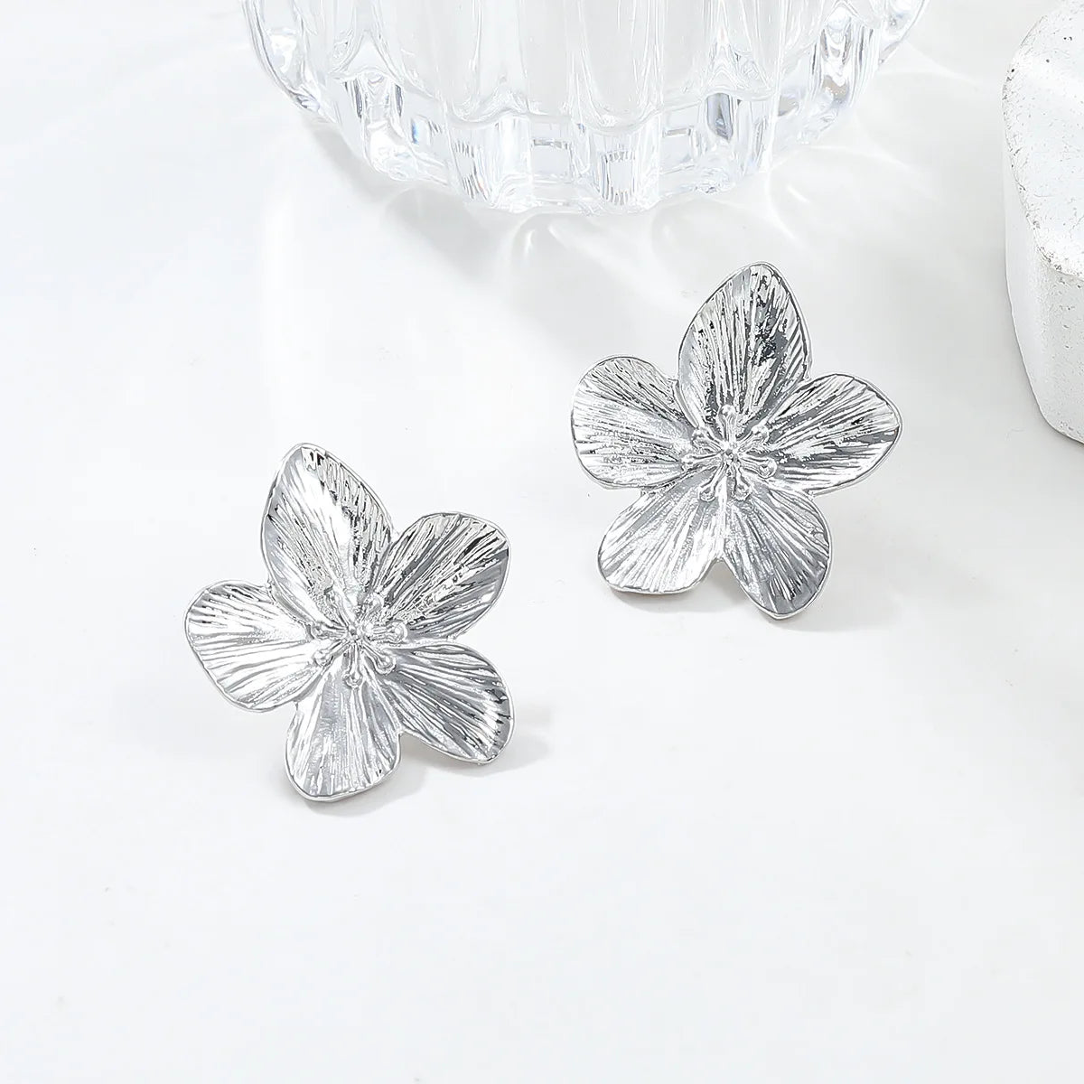 2PC Women's Fashion Trendy Stainless Steel Flower Earrings Outdoor Travel Carnival Party Festival Dressing Gifts Vera Lux
