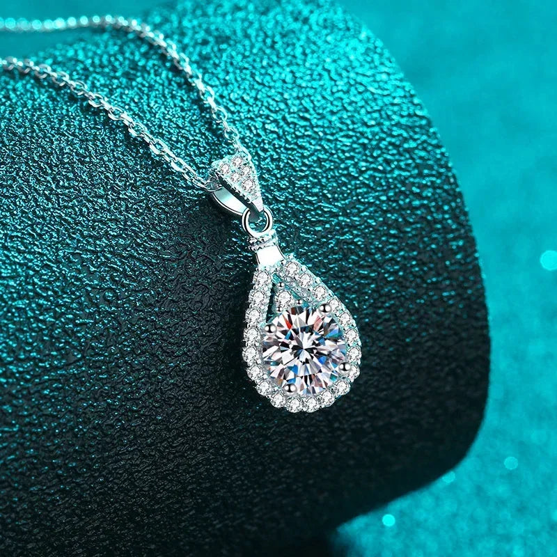 NeeTim 1CT 2CT 5CT Moissanite Pendant For Women 925 Sterling Silver Lab Diamond Plated with White Gold Necklace Wedding Jewelry Vera Lux