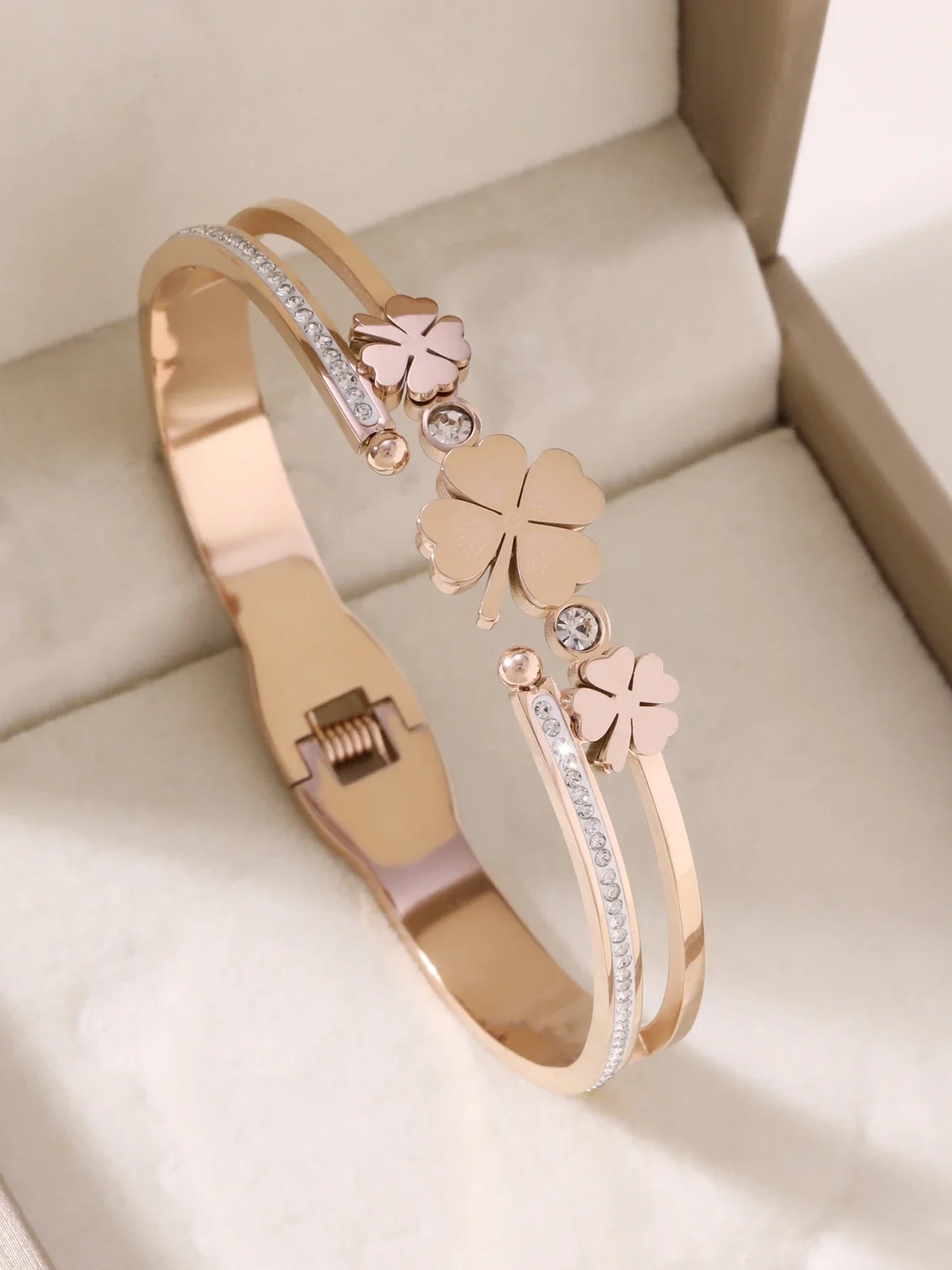 1pieces/set women's wedding jewelry party holiday Valentine's Day gift stainless steel bracelet plated with 18K gold bracelet Vera Lux