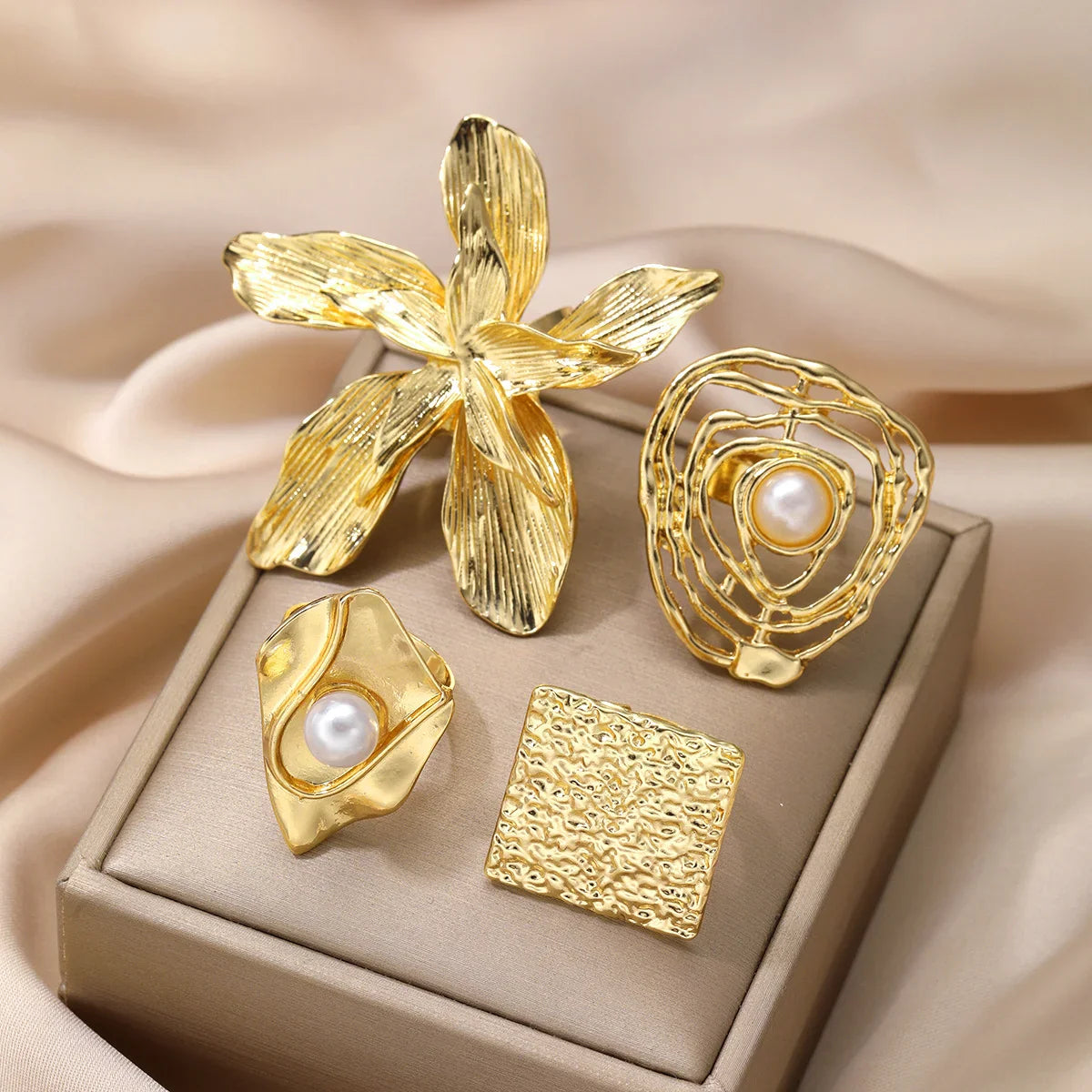 4 Pcs Exaggerated Gold Color Ring Set for Women 2025 Personality Metal Punk Party Big Flower Finger Ring Jewelry Accessories Vera Lux