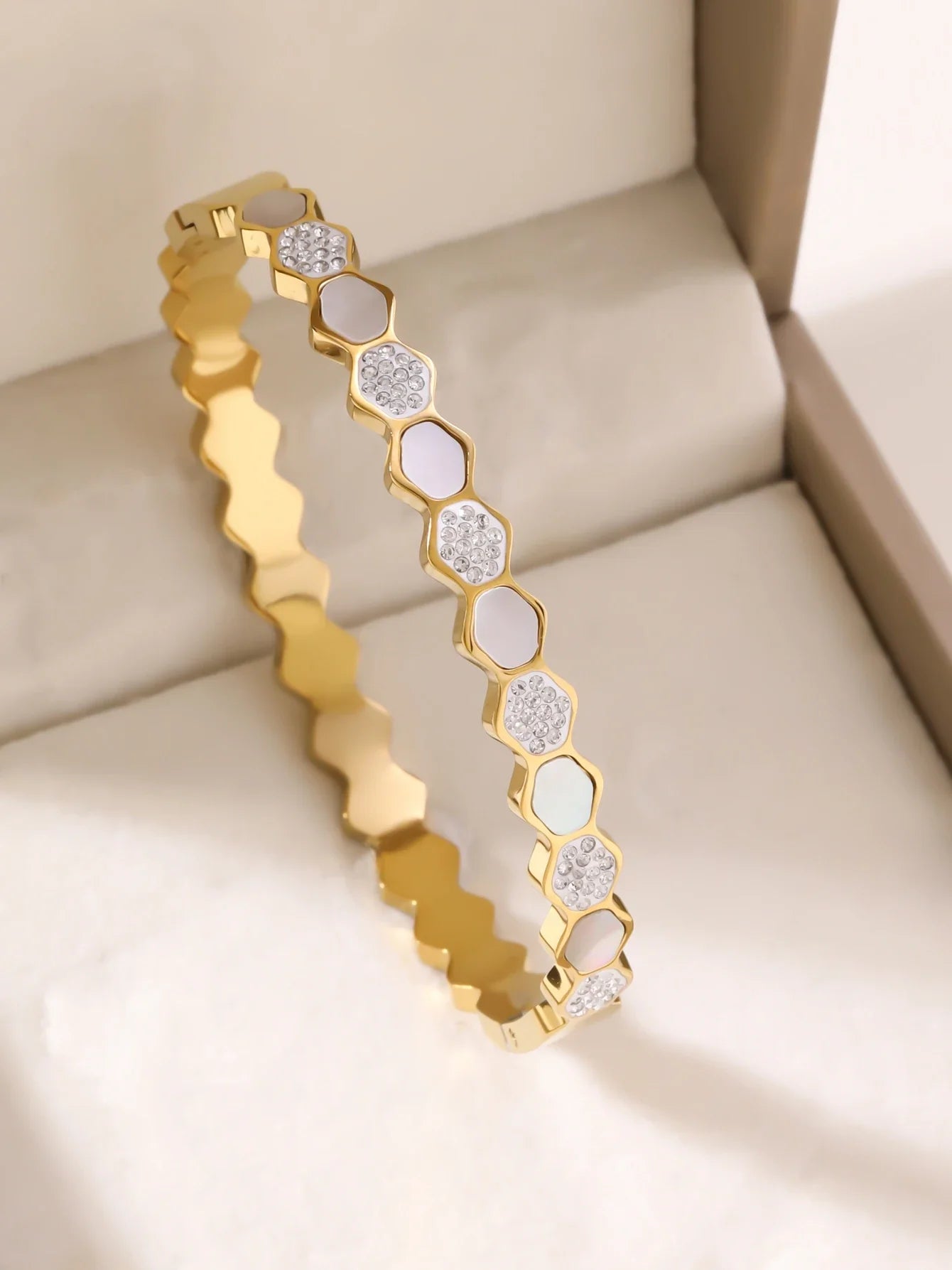 1pieces/set women's wedding jewelry party holiday Valentine's Day gift stainless steel bracelet plated with 18K gold bracelet Vera Lux