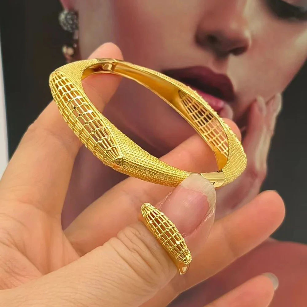 Geometry Design Bangle with Ring Set for Ladies African 18k Gold Color Hand Bracelet Cocktail Ring 2Pcs Set for Engagement Gifts Vera Lux
