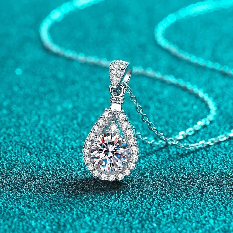 NeeTim 1CT 2CT 5CT Moissanite Pendant For Women 925 Sterling Silver Lab Diamond Plated with White Gold Necklace Wedding Jewelry Vera Lux