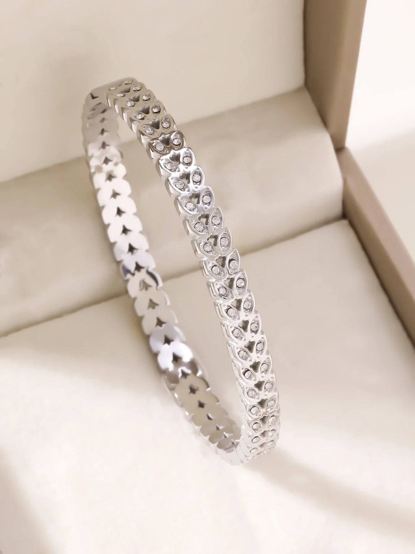 1pieces/set women's wedding jewelry party holiday Valentine's Day gift stainless steel bracelet plated with 18K gold bracelet Vera Lux