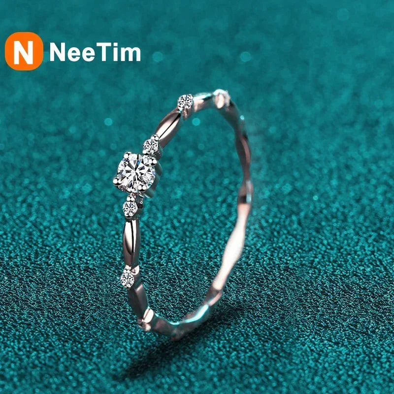 NeeTim D Color VVS1 Moissanite Ring for Women Wedding Fine Jewely with Certificete 925 Sterling Silver Engagement Rings Gifts Vera Lux