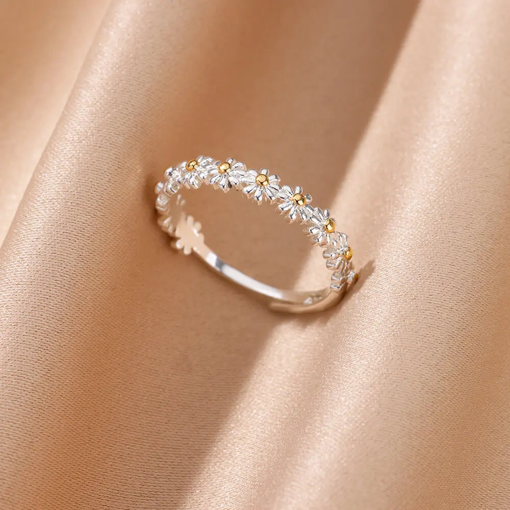 Vintage Daisy Rings For Women Cute Flower Ring Adjustable Open Cuff Wedding Engagement Rings Female Jewelry Bague Vera Lux