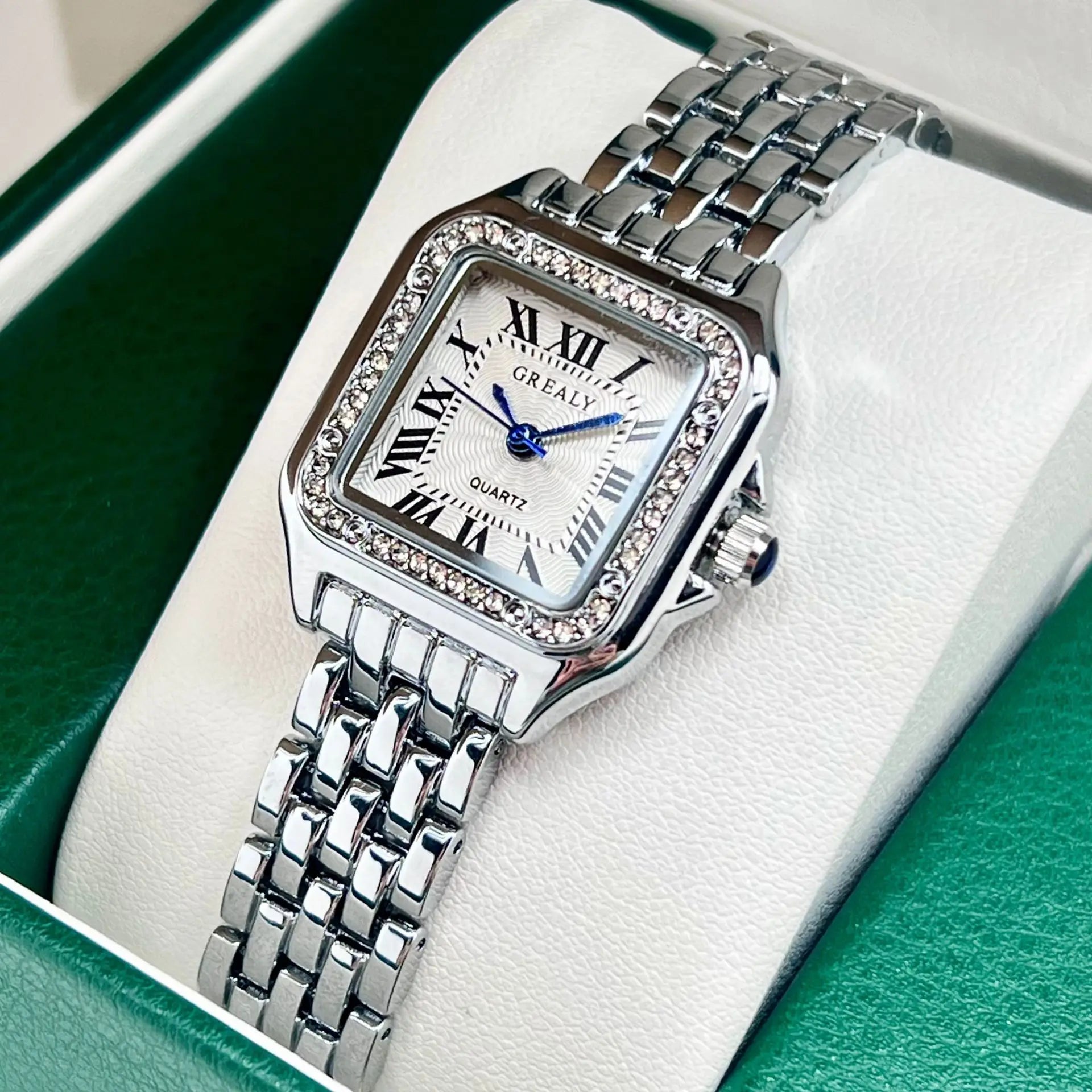 New Women Watch Light Luxury Brand Business Gold Stainless Steel Ladies Fashion Quartz Watches Female Clock Bracelet Wristwatch Vera Lux