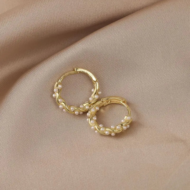 2024 Korean New Simple Temperament Circle Pearl Earrings Fashion Small Versatile Earrings Women's Jewelry Vera Lux