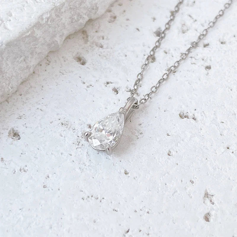 NeeTim Water Drop1ct 2ct Moissanite Pendant Necklace S925 Silver Pear Cut Lab Diamond Neckchain with Certificate for Women Vera Lux