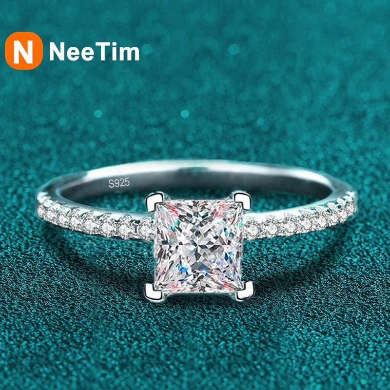 NeeTim 1ct 2ct Princess Moissanite Engagement Ring for Women D VVS1 Diamond Proposal Bridal Rings Sterling Silver Wedding Band Vera Lux