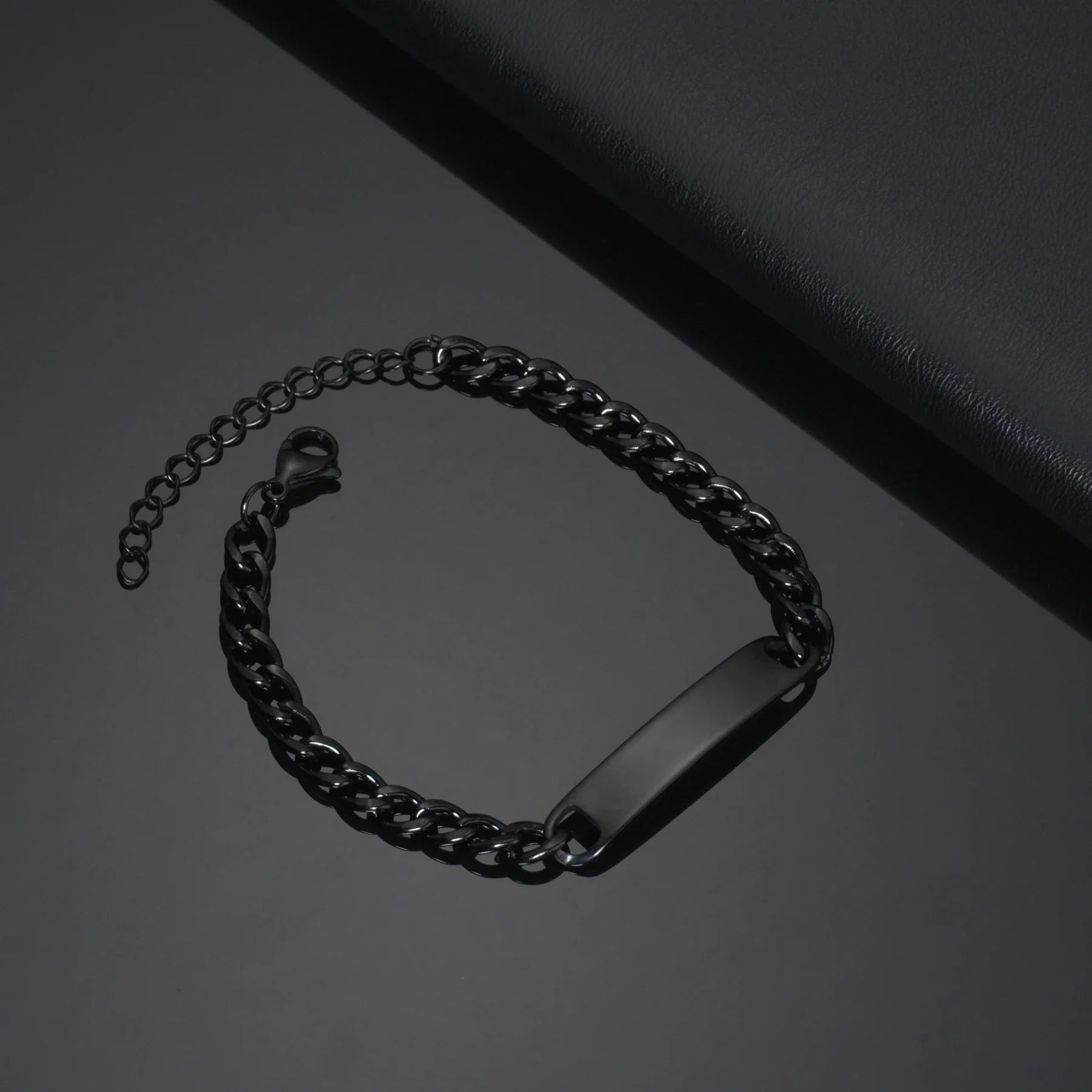 Akizoom Punk Engrave Name Custom Bracelets Gold Color Stainless Steel Thick Hand Chain Customized Couple Men Women Jewelry Gift Vera Lux