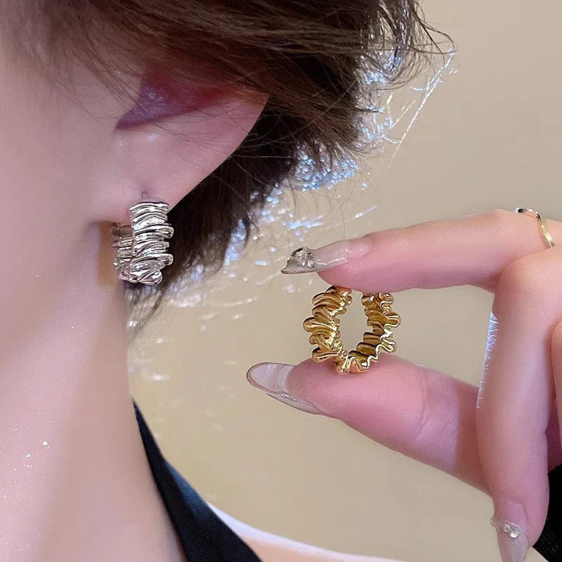 Irregular Wavy Pleated Earrings for Women Retro Trendy Copper Metal Earrings Design Simple Temperament Senior Fashion Jewelry Vera Lux