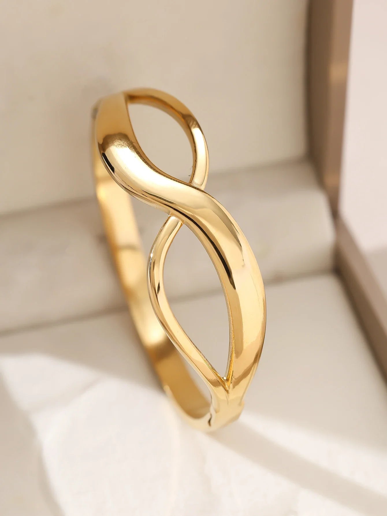 1pieces/set women's wedding jewelry party holiday Valentine's Day gift stainless steel bracelet plated with 18K gold bracelet Vera Lux