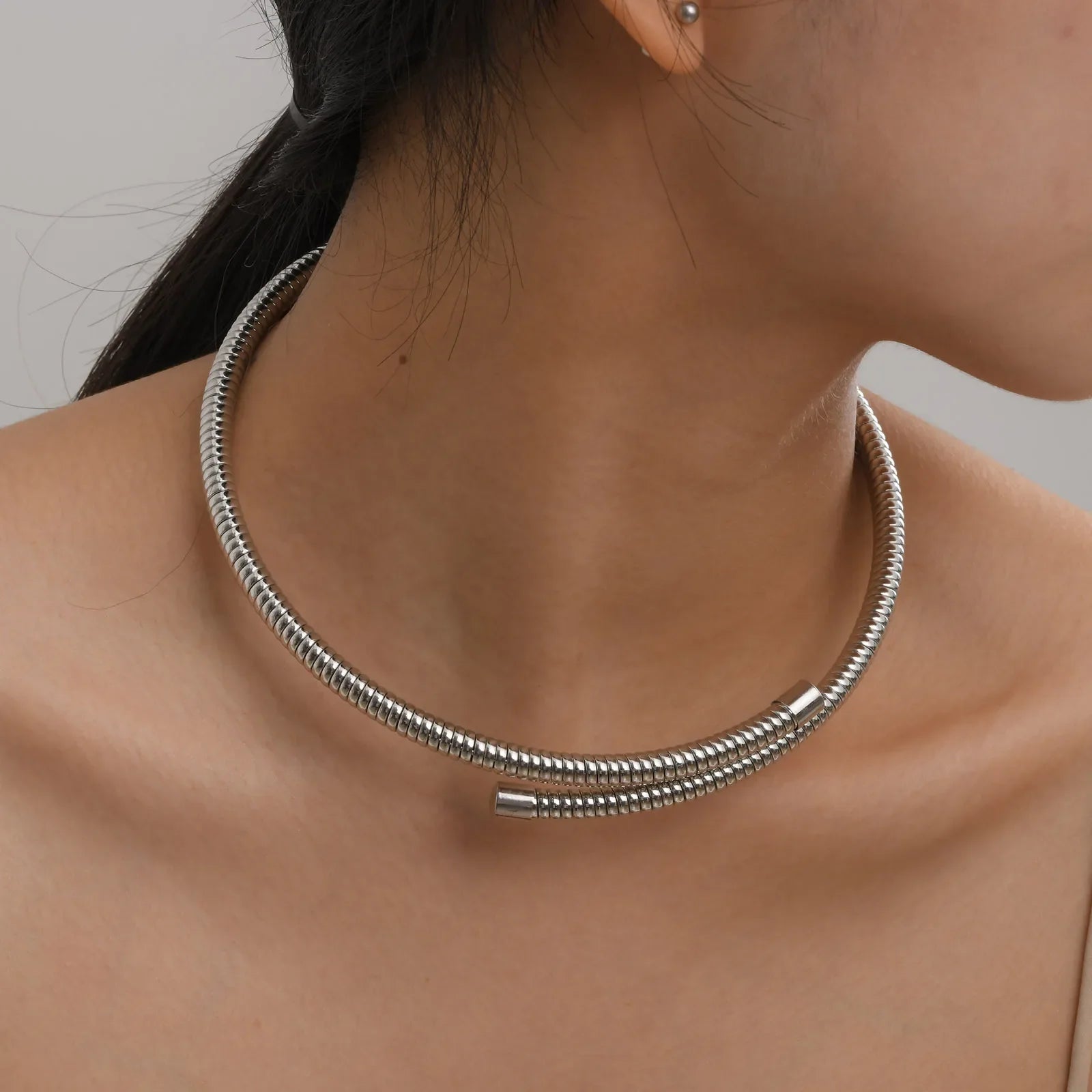 Women Torques Necklace, Adjustable Open Choker Snake Collar Stretch Statement Jewelry Vera Lux