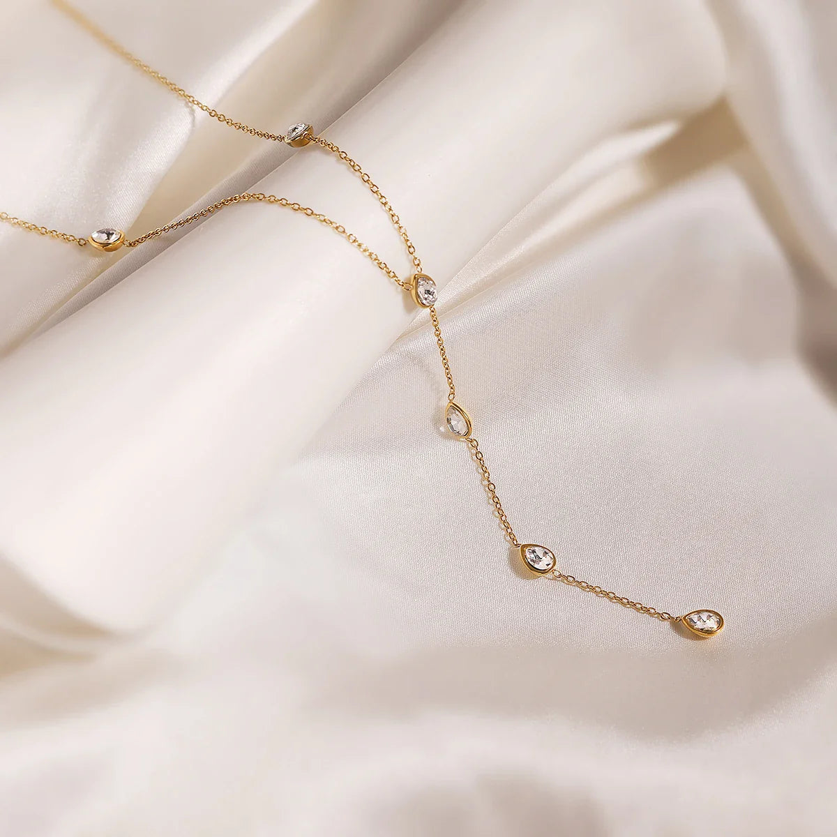 NEWBUY Fashion Gold Color Stainless Steel Choker Necklaces For Women Delicate White/Green/Red CZ Zircon Inlay Jewelry Vera Lux