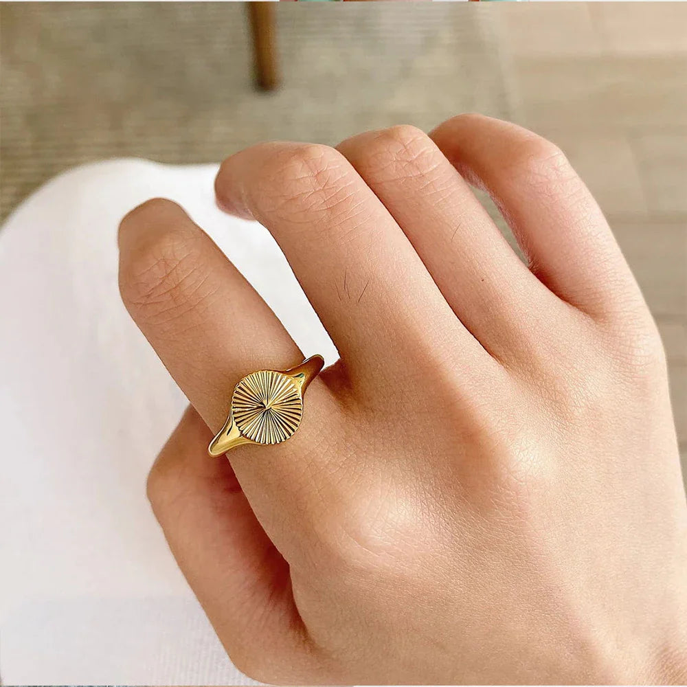 High Quality Wave Rings for Women Minimalist Dainty Rays Texture Circle Ring Stainless Steel Signet Chunky Dome Ring Jewelry Vera Lux