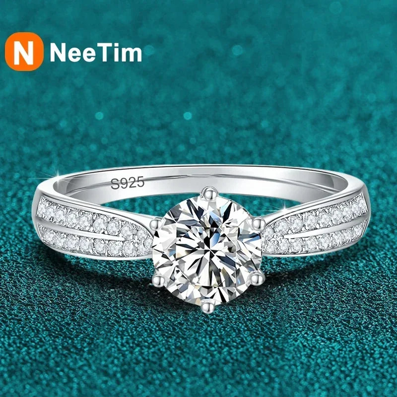 NeeTim 0.5ct 1ct Moissanite Engagement Ring Women Proposal Rings S925 Sterling Silver with White Gold Plated Wedding Band Vera Lux