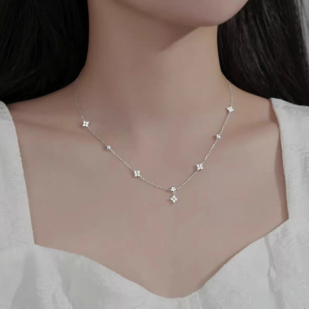 A S925 silver lucky four-leaf clover necklace, fashionable and elegant, perfect for Valentine's Day jewelry gifts Vera Lux
